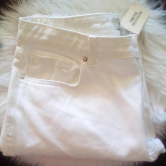 Forever 21 White Jeans Ripped Knee Women's Size 28 - Picture 3 of 16